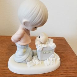 Precious Moments - You Just Can't Chuck A Good Friendship 