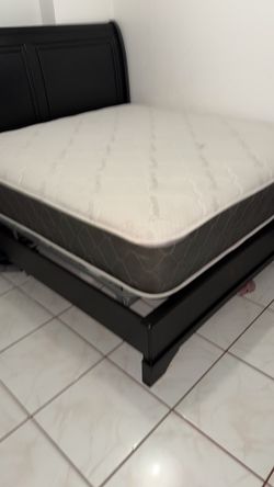 King bed with mattress