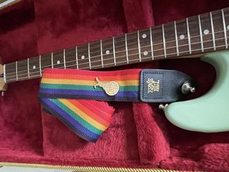 Real 2002 Squier Tom Delonge Stratocaster for Sale in Ocean Real 2002 Squier Tom Delonge Stratocaster for Sale in Ocean