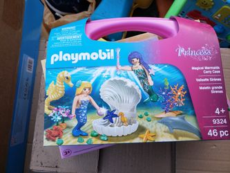 Playmobil mermaid carry case $10