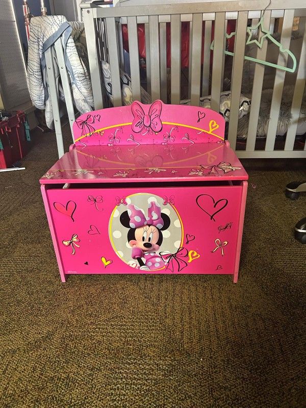 Disney Minnie Mouse Deluxe Wood Toy Box