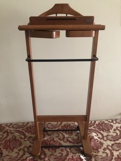 Aris made in Italy Wooden Suit Holder and accessories