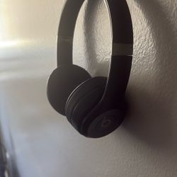 Beats Solo Pro 4