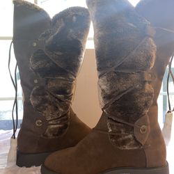 Size 12 Calf High Fur Boots 