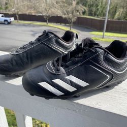 Adidas Rundown Youth Boys Size 2.5 Baseball Cleats