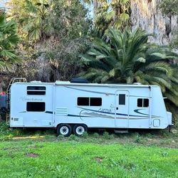 2004 Coachman Captiva light weight