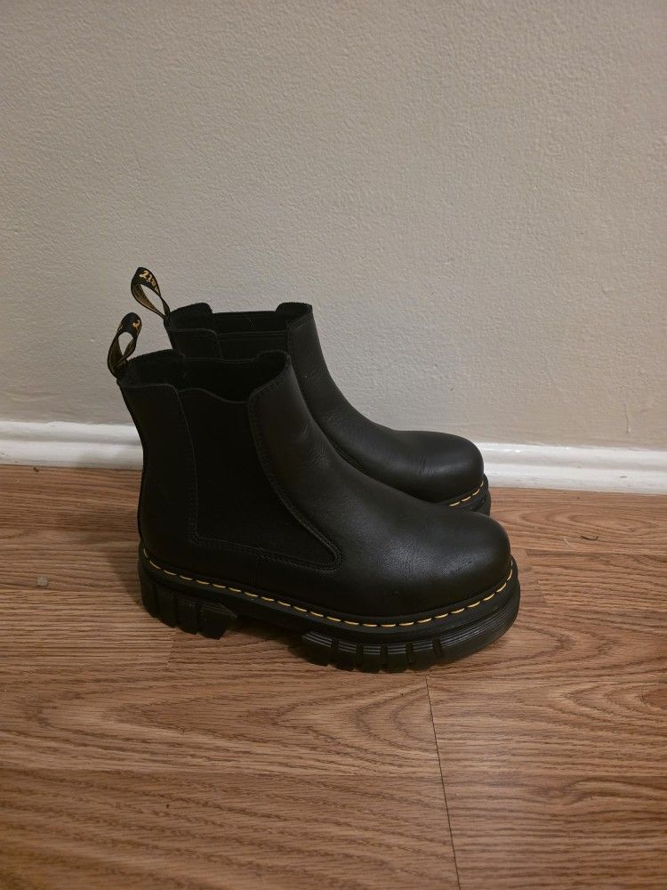 Dr. Martin Boots Women's 9