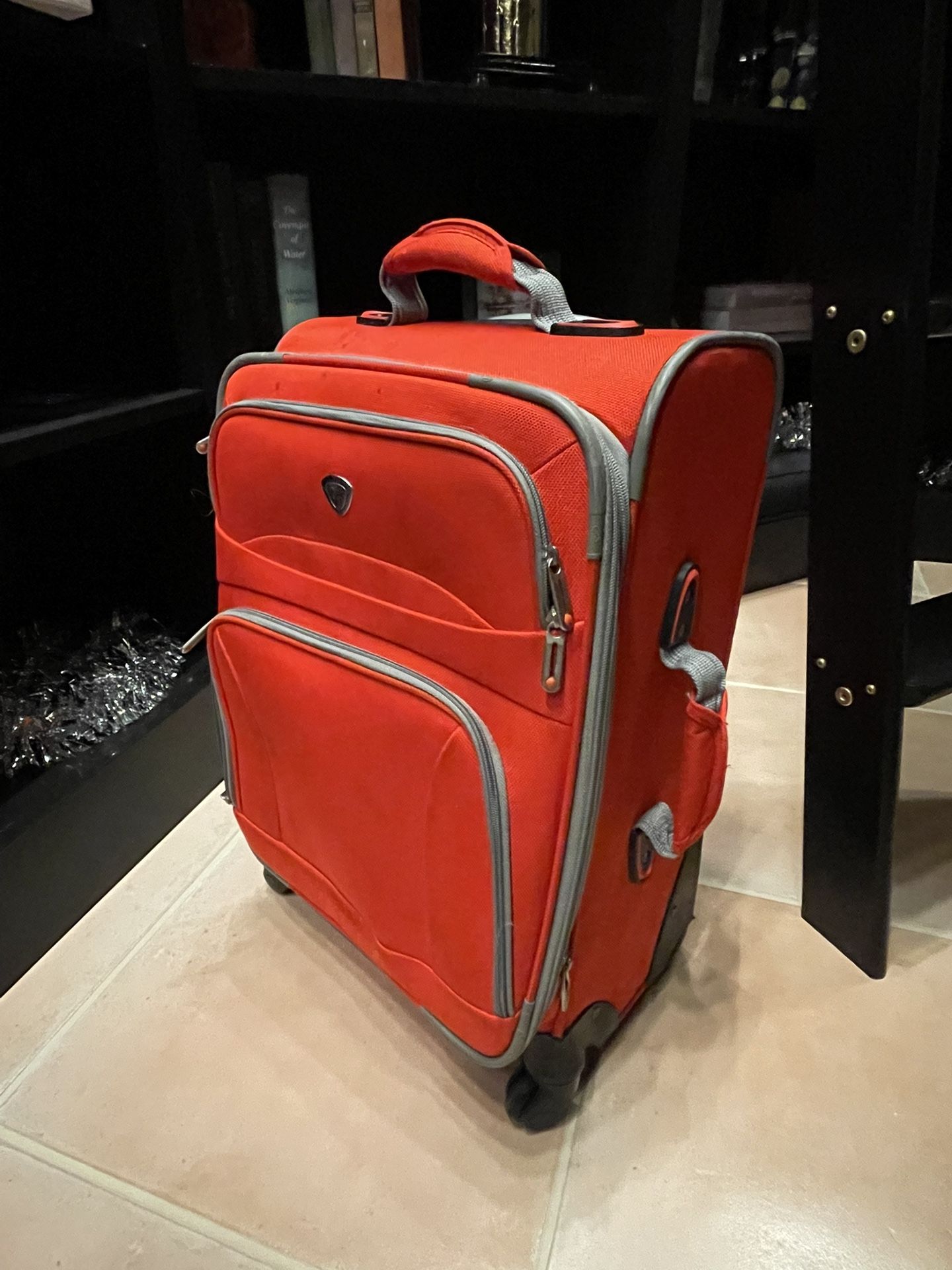 Carry On Expandable Suitcase With Easy Soft Grip Handles