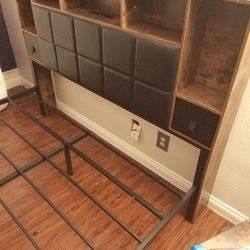 Queen size complete bedroom set. Includes 2 night stands.