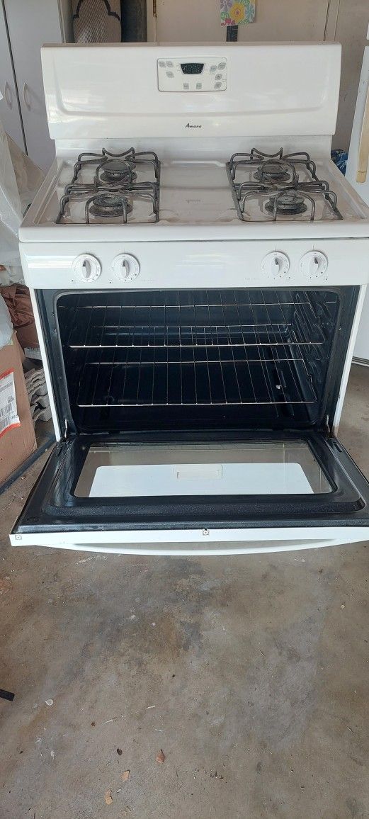 FREE DELIVERY GAS STOVE ⛽️ $180 OBO