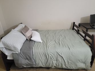 Twin and Full Bunk Bed/ with mattress