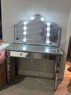 Vanity table