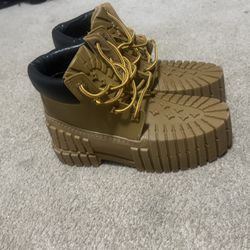 Men's MSCHF 2x4 boots 🥾 Size 11