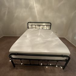 Queen Bed+mattress
