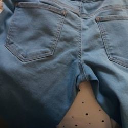 Ladies jeans. Size Large. New. Pull on
