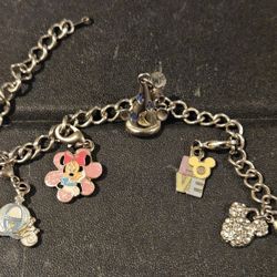 Disney Clip-on Charm Bracelet With 5 Clip-on Charms