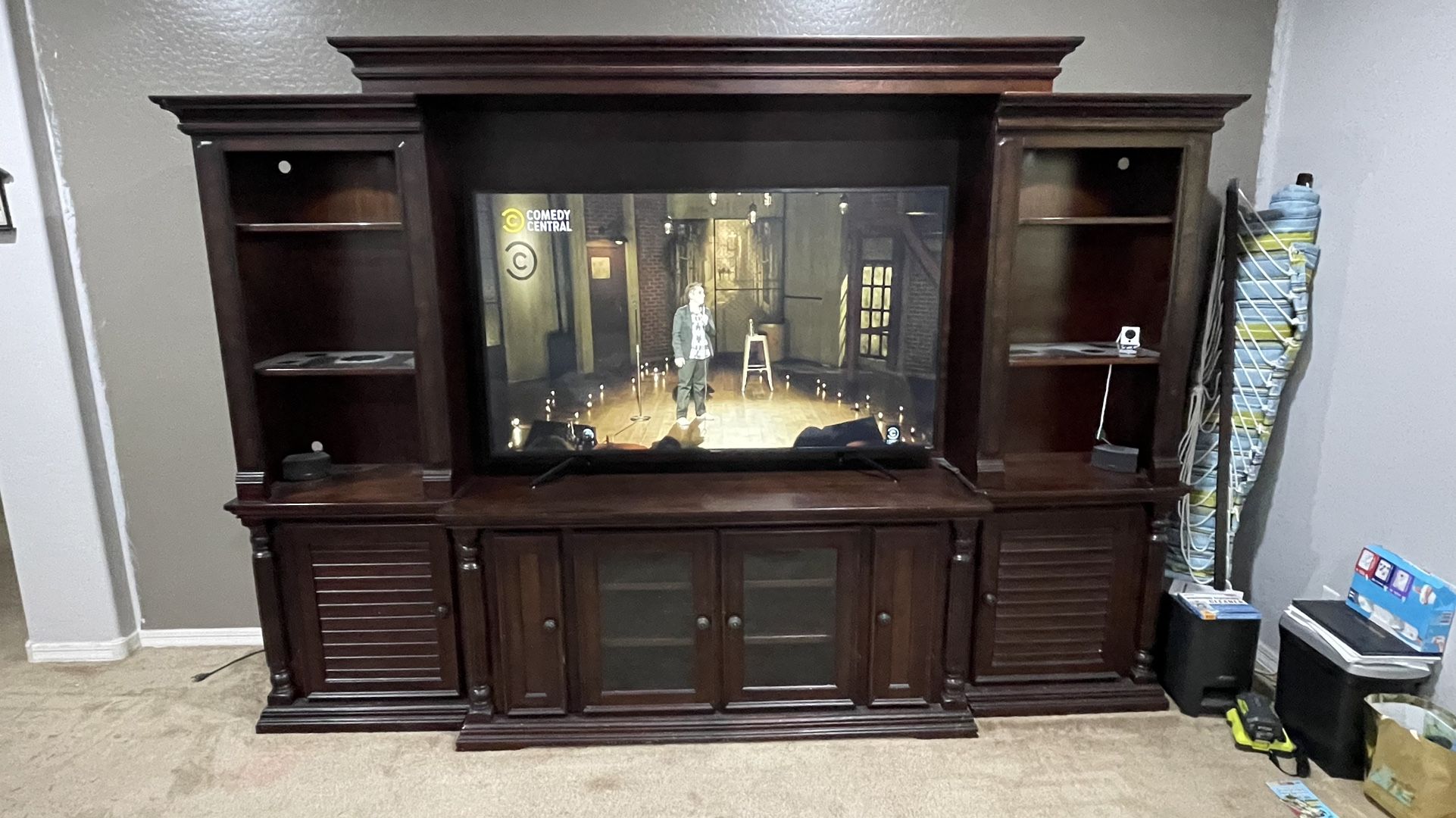 Free Entertainment center furniture for Sale in Queen Creek, AZ OfferUp