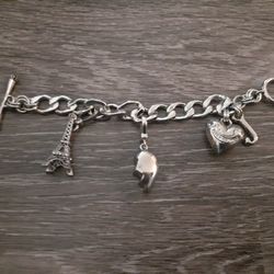 Juicy Couture Bracelet With Charms. 