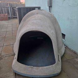Igloo Dog House