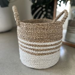 Weaved Basket With Handle