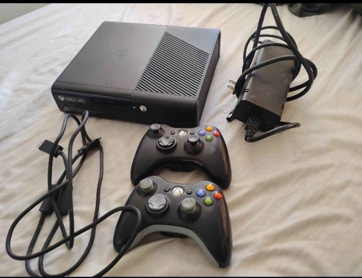Xbox 360 With Games and Controllers