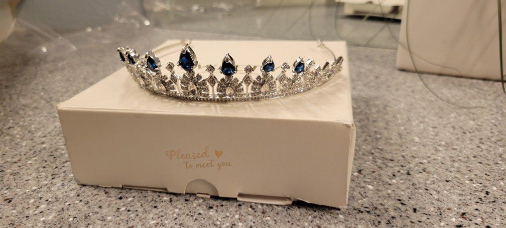 Beautiful Crown Formal/Bridesmaid New