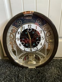 Melodies In Motion Clock