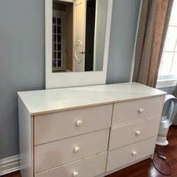 Free!! Small Dresser