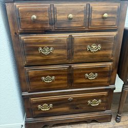 Wood Colonial Chest of Drawers – Brass Hardware – Excellent Condition