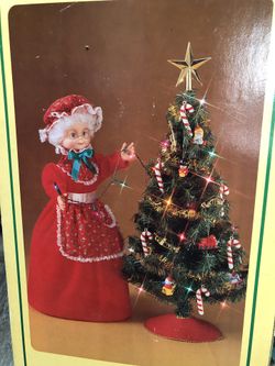 Vintage Mrs. Claus Animated And Illuminated Decorations