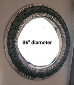 Round mirror
