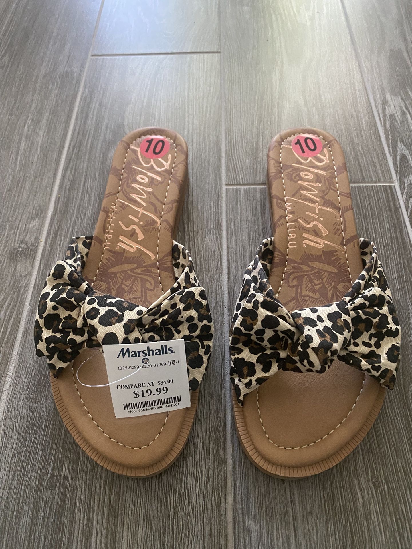 $12 Never Worn / Womens Sandal