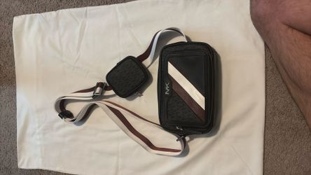 Michael Kors Cross Body With Wallet 