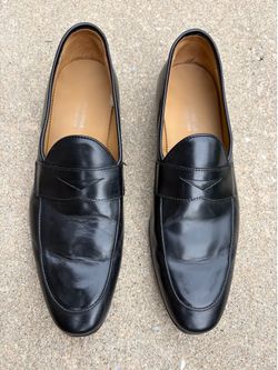 Men’s shoes. High quality and brand, Saks Fifth Avenue. Size is 10.5.