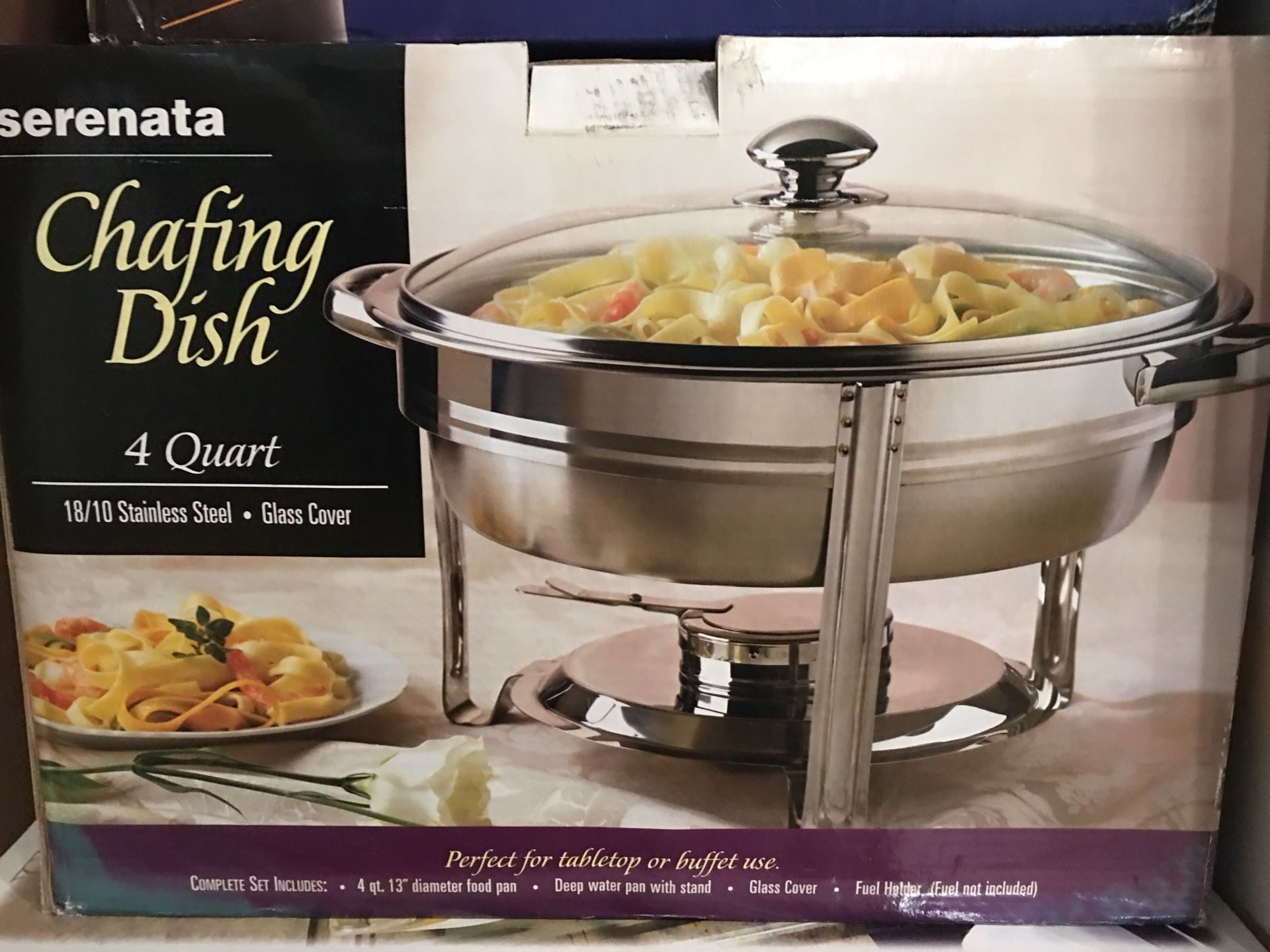 Serenata Chafing Dish Stainless Steel 4 Qt Serving Dish with Glass Lid