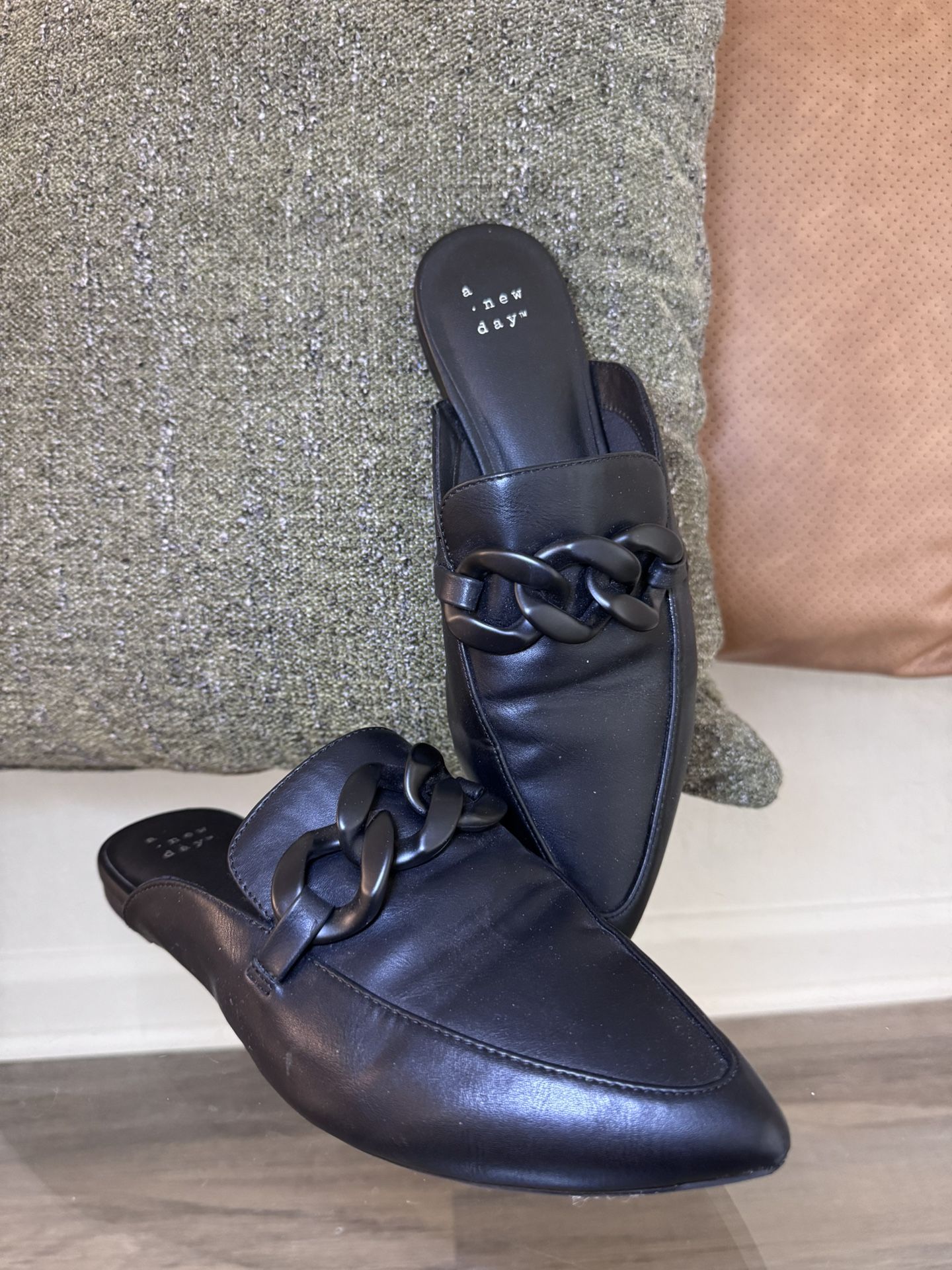 A New Day Amber Women’s Mule Flats Size 7.5 US Black Memory Foam Slip-On Shoes – Sunrise FL