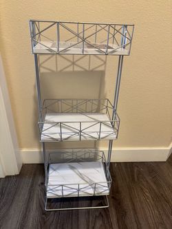Bathroom shelf
