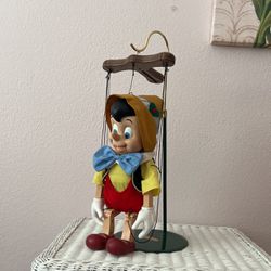 Pinocchio Marionette Disney Classics
