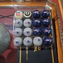 N f l billiard ball set collector's edition New england patriots