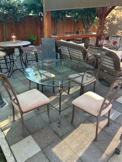 Round dining table with nice chairs