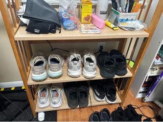 Foldable shoe rack