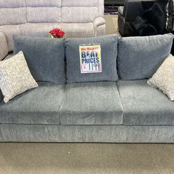 Lovely Sleeper ✨🤍 Easy Financing Available ✨☺️ Free Delivery 🚚 