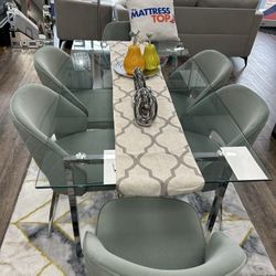 Dining Set Clear Top 6 Chairs ( Only 10 Down)