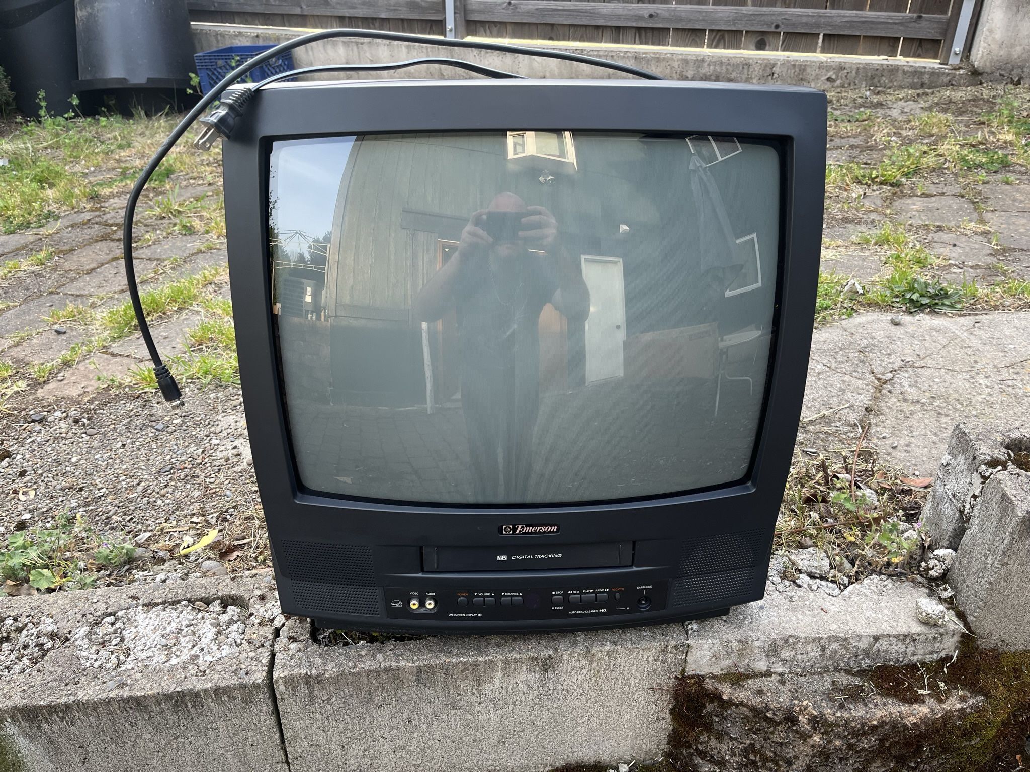 19” Emerson TV/VCR Combo with Remote