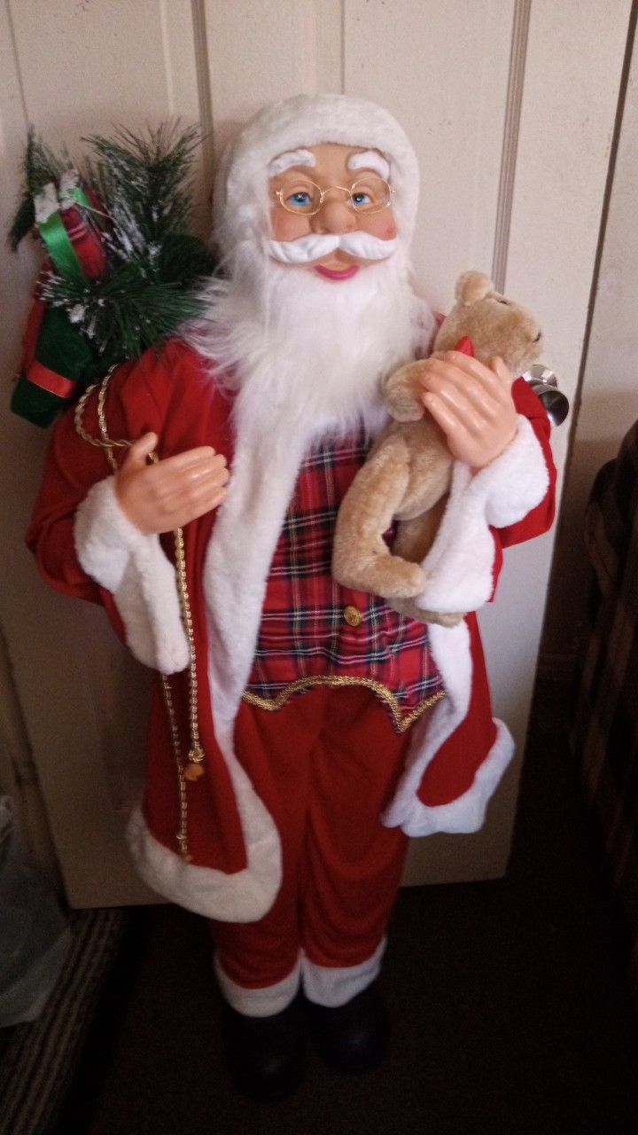Santa Claus Good Condition Size 48" Tall $55.00