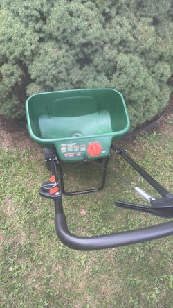 Scotts Turf Builder Broadcast Spreader