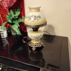 Beautiful Antique Flower Lamp