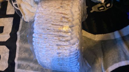 40 Huggies diapers size 3