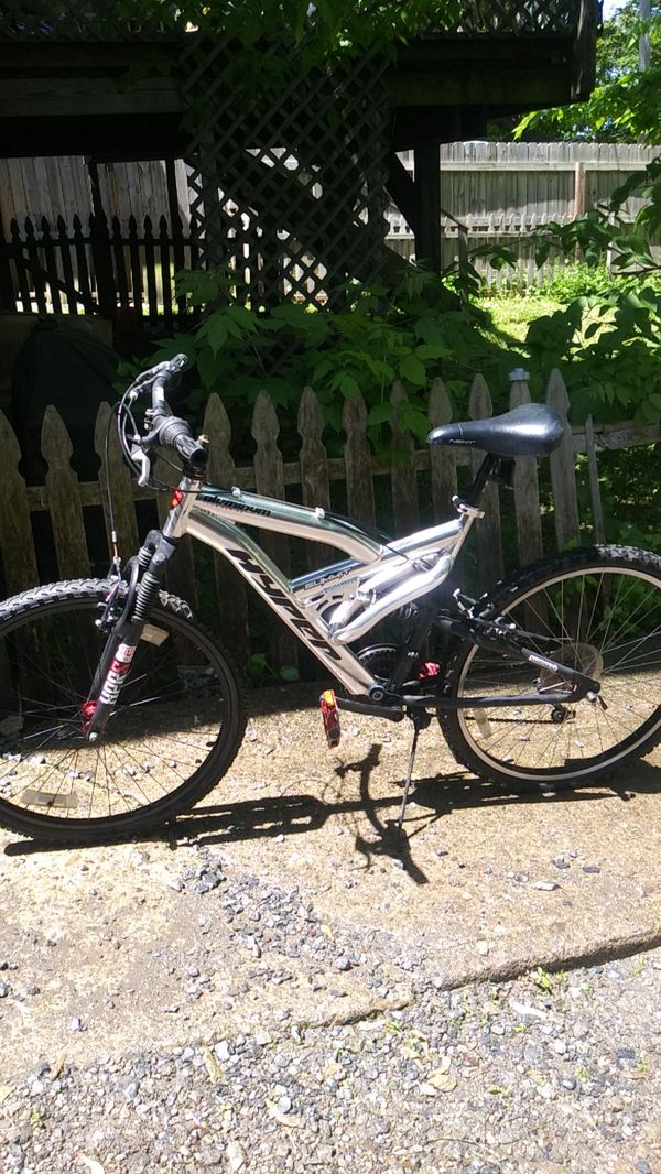 hyper aluminium bike