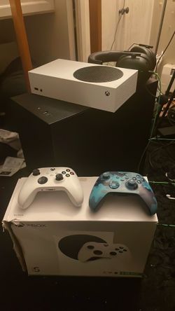 Bundle deal - Custom built pc, Xbox series s, 2 controllers and headset